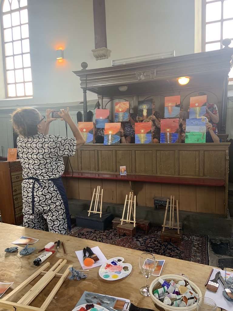 Eindresultaat na een leuke Mystery Paint & Sip schilderworkshop in het Witte Kerkje in Abbekerk